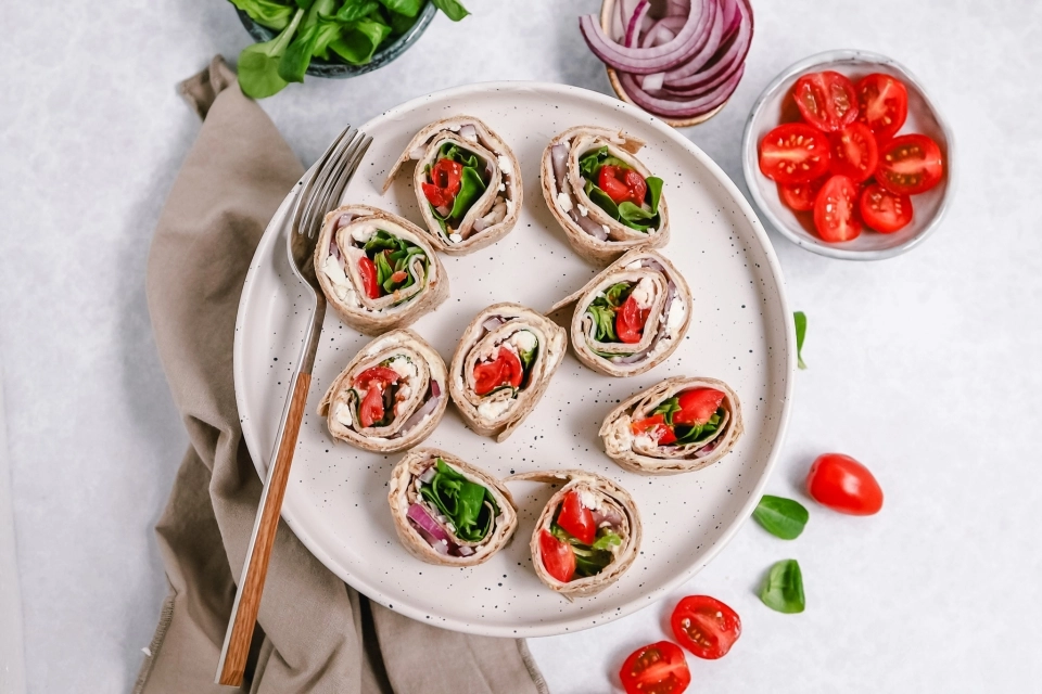 Greek hummus & turkey wrap