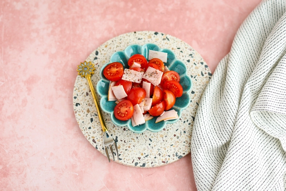 Turkey breast & cherry tomatoes 