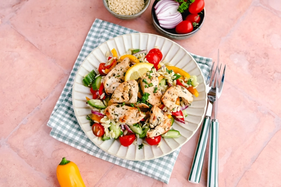 Orzo salad with pesto & chicken