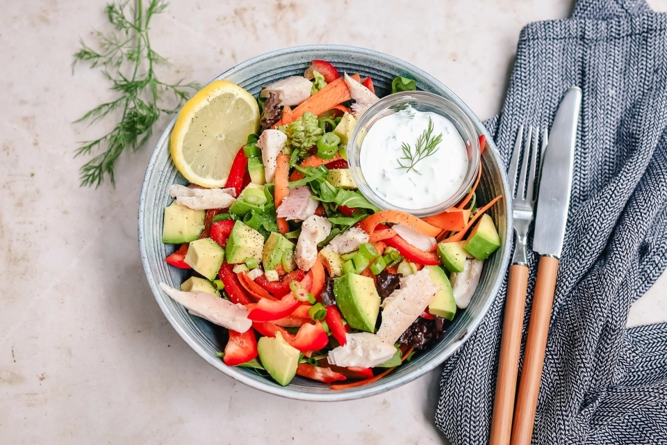 Salad with smoked trout & avocado