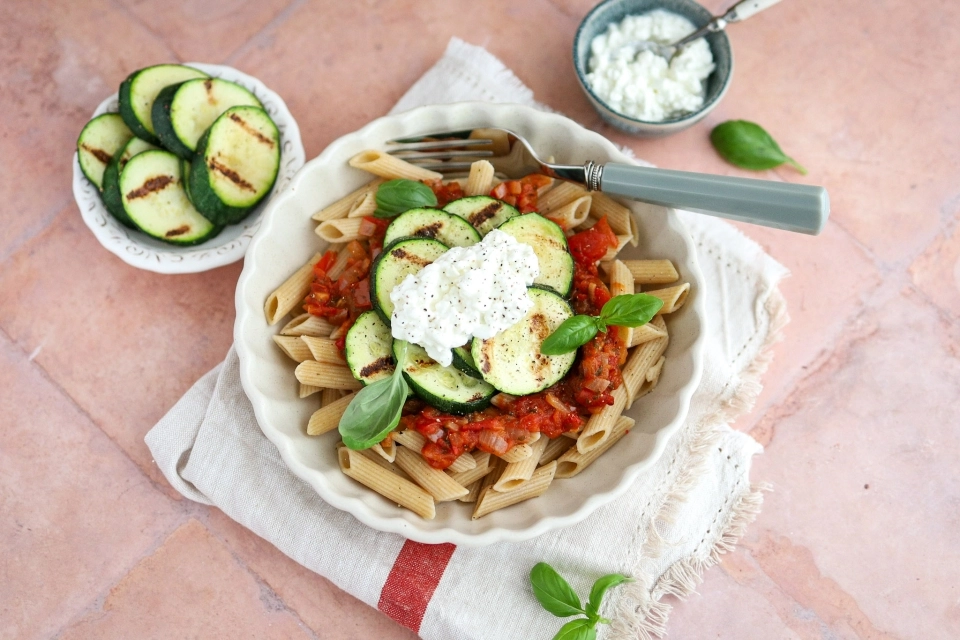Penne with tomato sauce & roasted zucchini