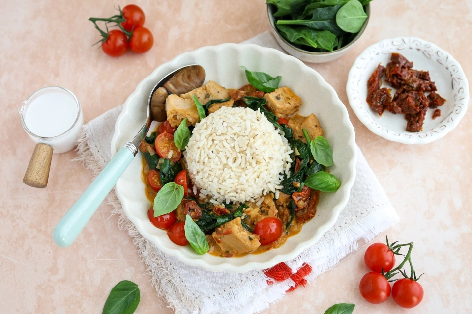 Plant-based Tuscan chicken with rice