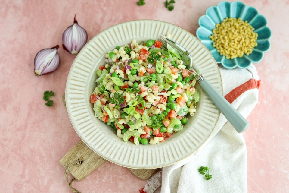 Creamy macaroni salad