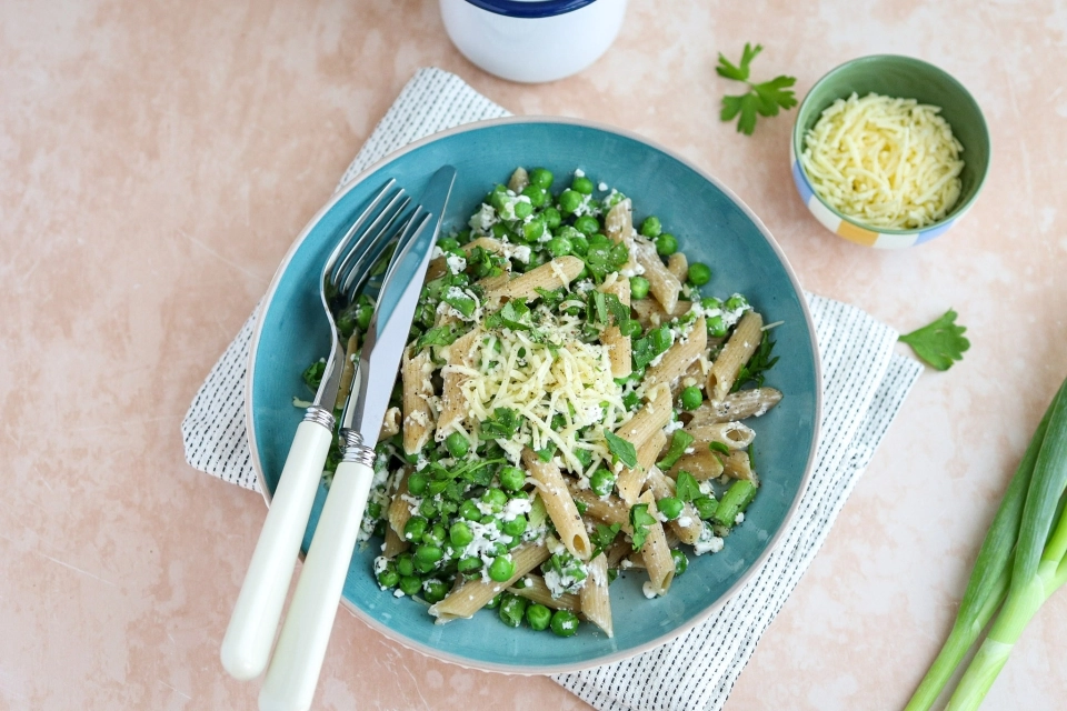 Penne with garden peas & cottage cheese