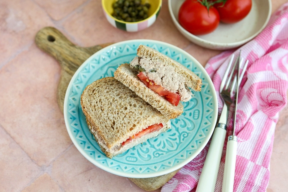 Tuna sandwich