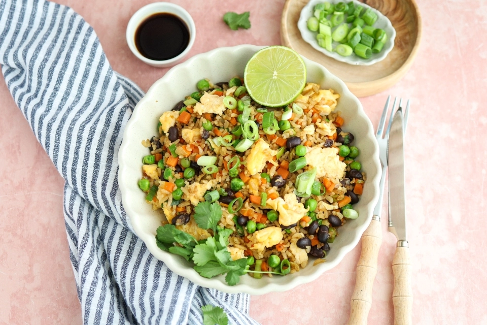 Fried rice with black beans & egg