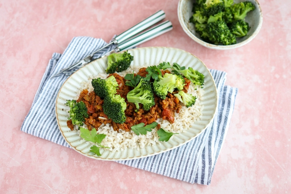 Rice with ground meat curry & broccoli