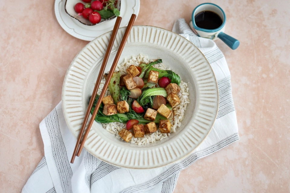 Teriyaki tofu with baby bok choy & rice