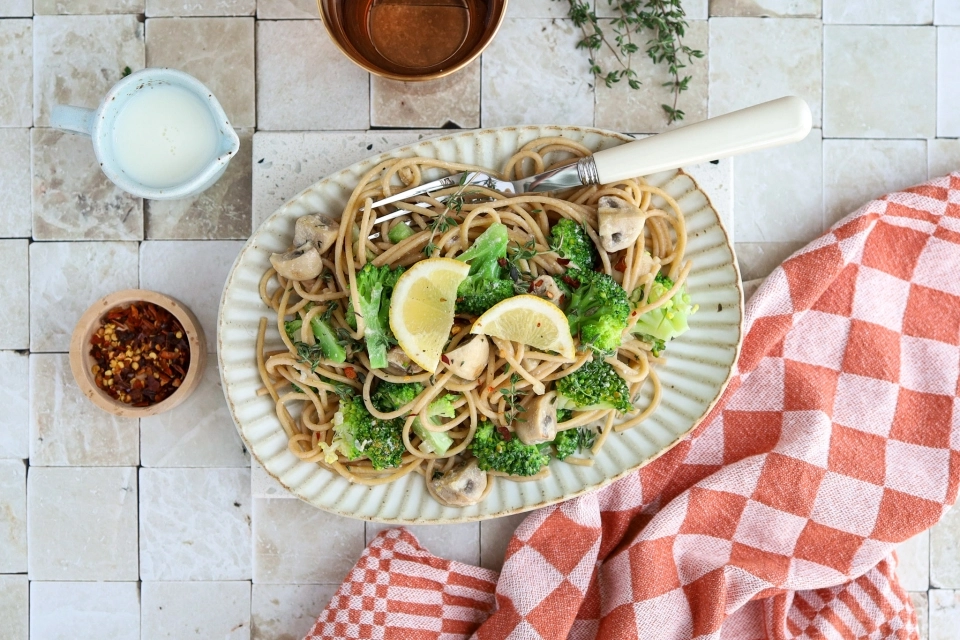 Broccoli & mushroom alfredo pasta