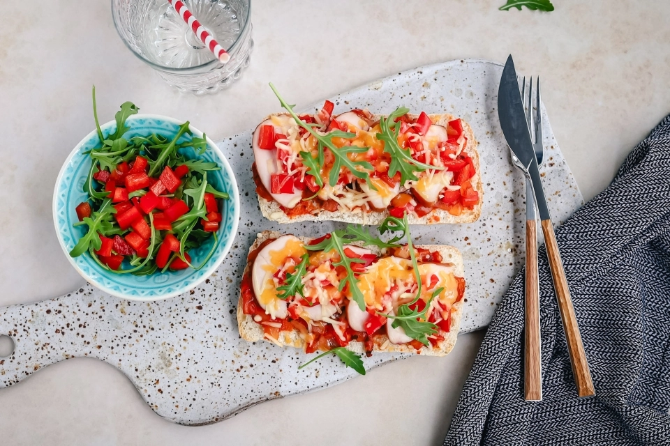 Ciabatta pizza with grilled chicken & bell pepper