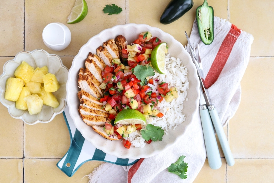 Pineapple salsa chicken