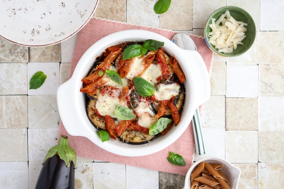 Cheesy eggplant pasta bake