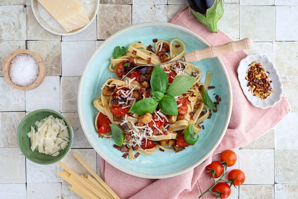 Fettuccine with bacon, eggplant & balsamic sauce