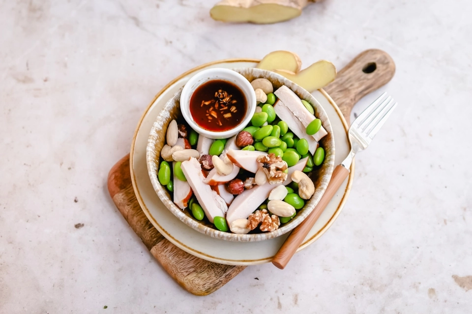 Asian chicken & edamame snack 