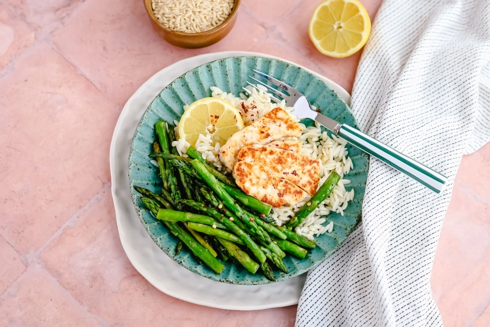 Lemon orzo with chicken & asparagus