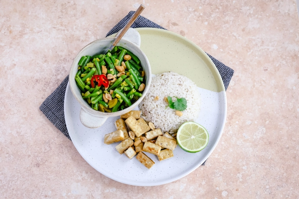 Tofu rice bowl with coconut green beans